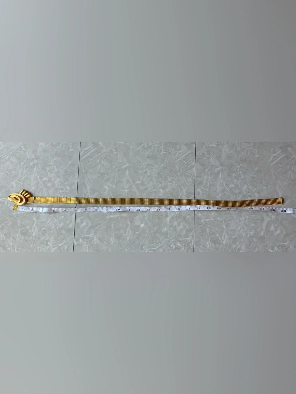 N/A elegant gold